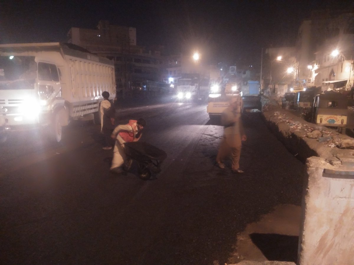 smendhro's tweet photo. Roads around #LeaMarket being repaired, carpeted. 
A new look to our #Lyari in making 😍😍😍 https://t.co/HhzXpqCcs7