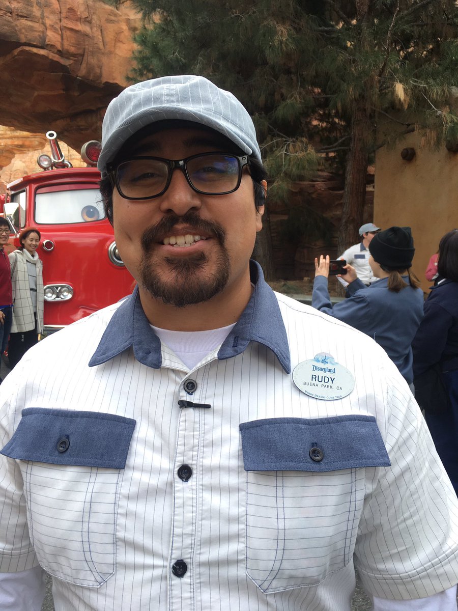 tweetnickm's tweet photo. #CastCompliment shout out to Rudy by radiator springs, we were waiting for a photo and Rudy helped us get in line... there was a mix up in where the line started and Rudy handled it perfectly! THANK YOU RUDY! https://t.co/mwVwotAGc9