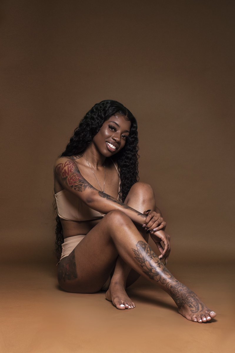 indeanwetrust's tweet photo. No offense, but my photography going viral would actually suck 🥴 https://t.co/oKsQIjvurF