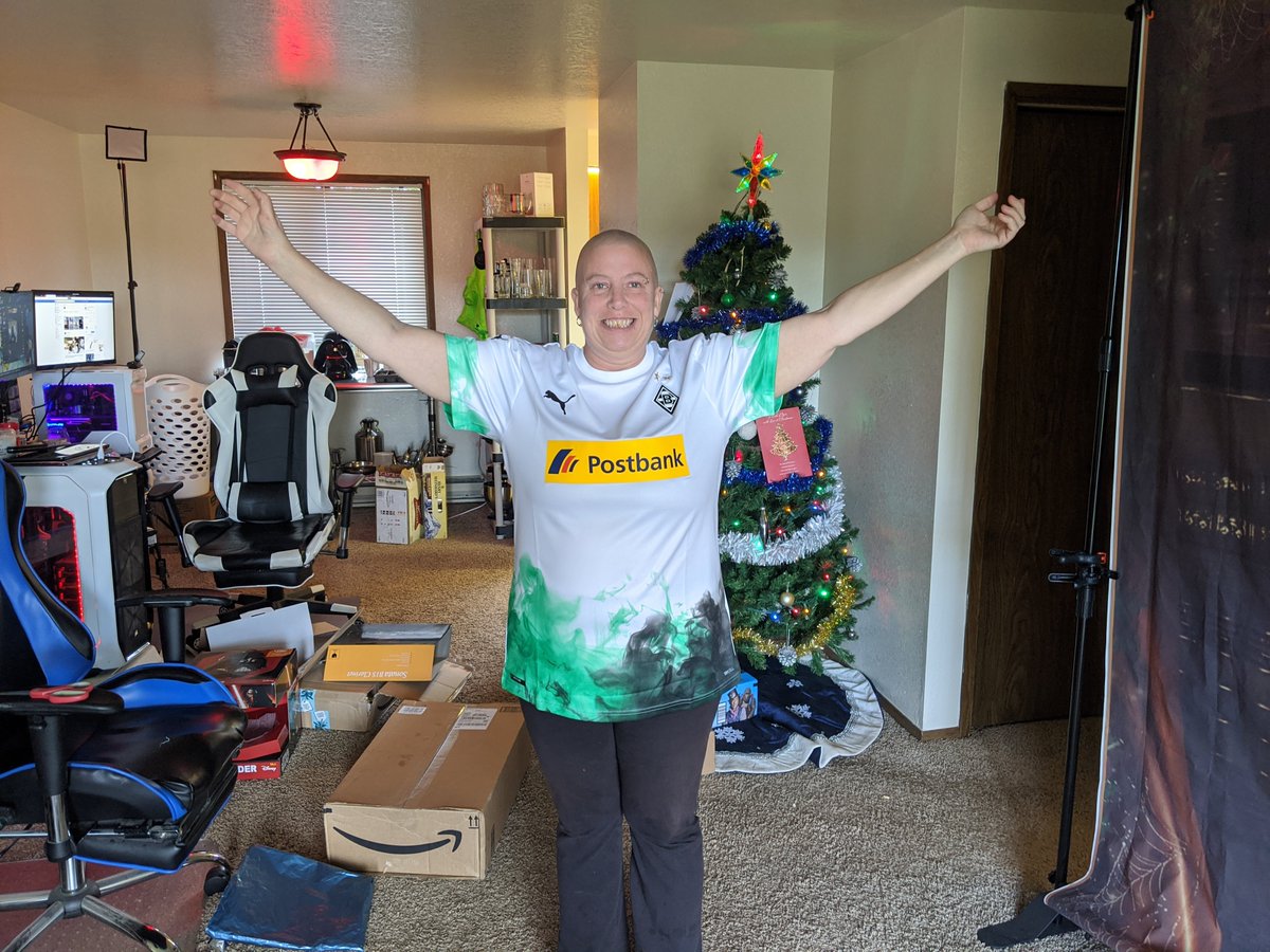 LTeppler's tweet photo. Go @borussia_en !!! Best #Christmas present yet! #MyFirstJersey https://t.co/1MbfFEYrSc