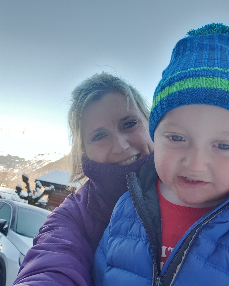 Laura Dean tweet media