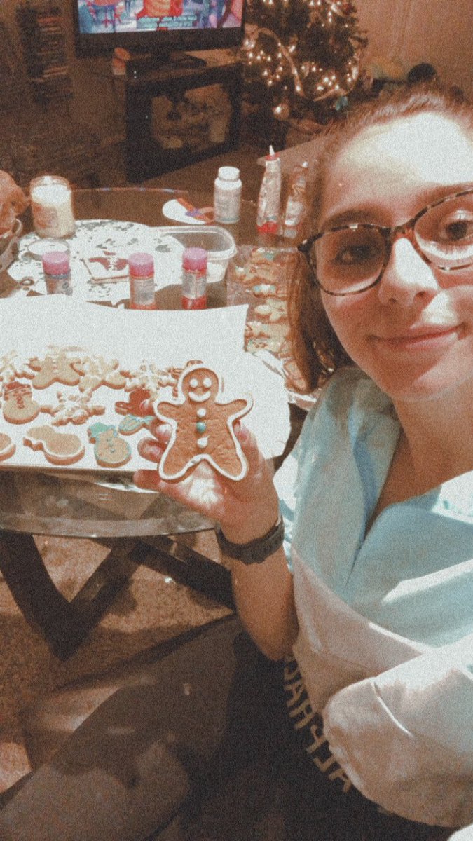 MsDeLeon_CFB's tweet photo. Spent last night decorating cookies for my fam! Merry Christmas!! #centralselfie #winterbreakbingo @librareprincess https://t.co/LkMKiTKjnJ