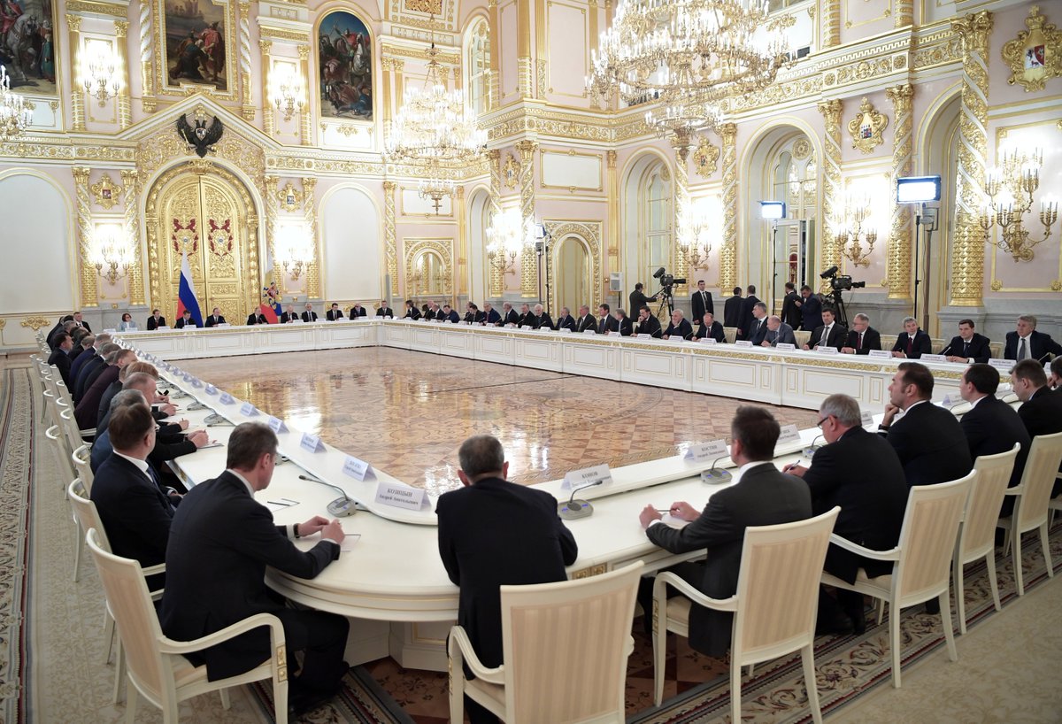 инаугурация владимира путина (2004). владимир путин на 19 съезде «единой россии». выступает от лица государства. кремлевский дворец путина в кремле. высшие лица государства.