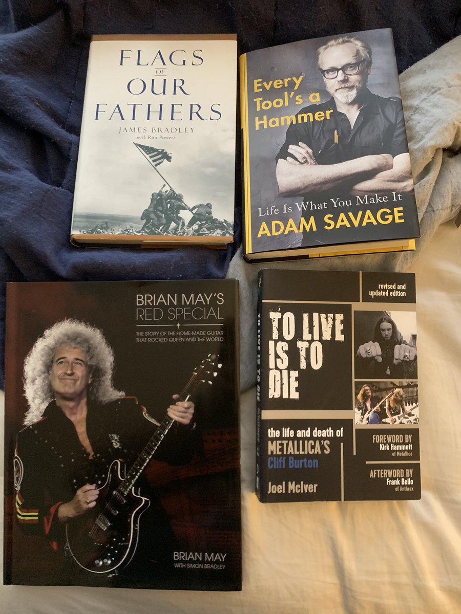 ki4rex's tweet image. Between my #CCNA exam, prepping for #SpringSemester2020 and Christmas I have some reading to do. #readerproblems