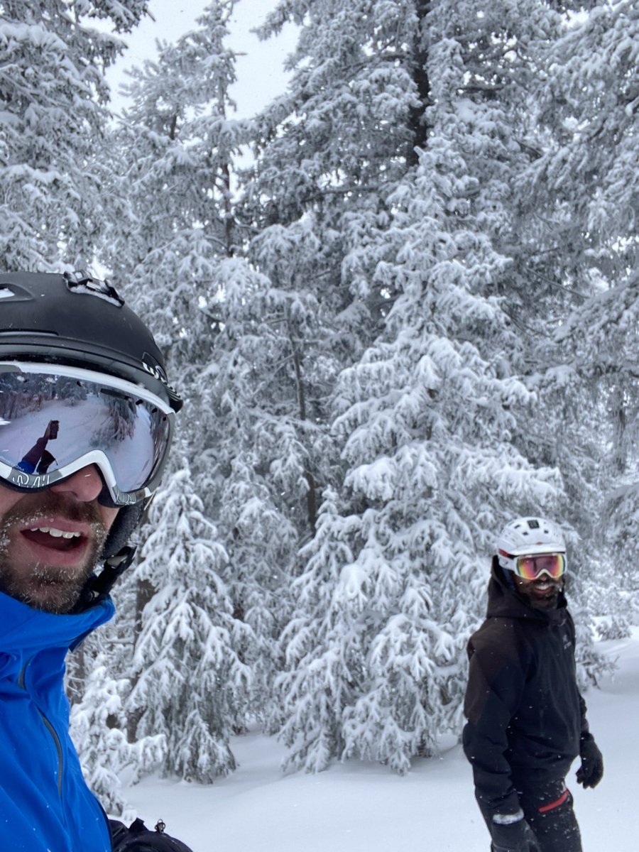 bigmaninjapan's tweet photo. Met a local on the chair here at Arizona Snowbowl. I’ve not been inbounds all morning. Thanks to JB for showing me what’s up! #checkmeout #blowerpow #thisisntutah #azpowpow #MerryChrismas #WhiteChristmas #vanlife https://t.co/Q6kwBMjs4P