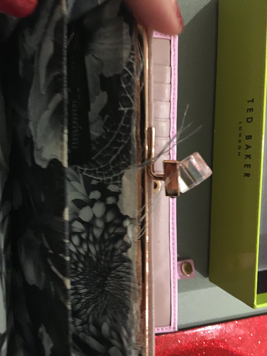 lauralovesit's tweet photo. @ted_baker can you point me in the right direction to resolve my dodgy purse issue?! Less than a year old and less than 6 months in use.....customer services don’t seem that fussed? https://t.co/m2VkIiBuce