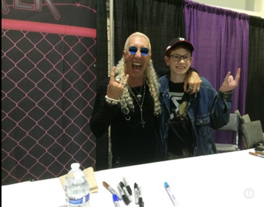 AlexanderWih's tweet photo. @deesnider 
Merry Christmas Dee. From Keith, Christine, Alex, Sara (#1FanFamily) https://t.co/iKzqEZlA9v