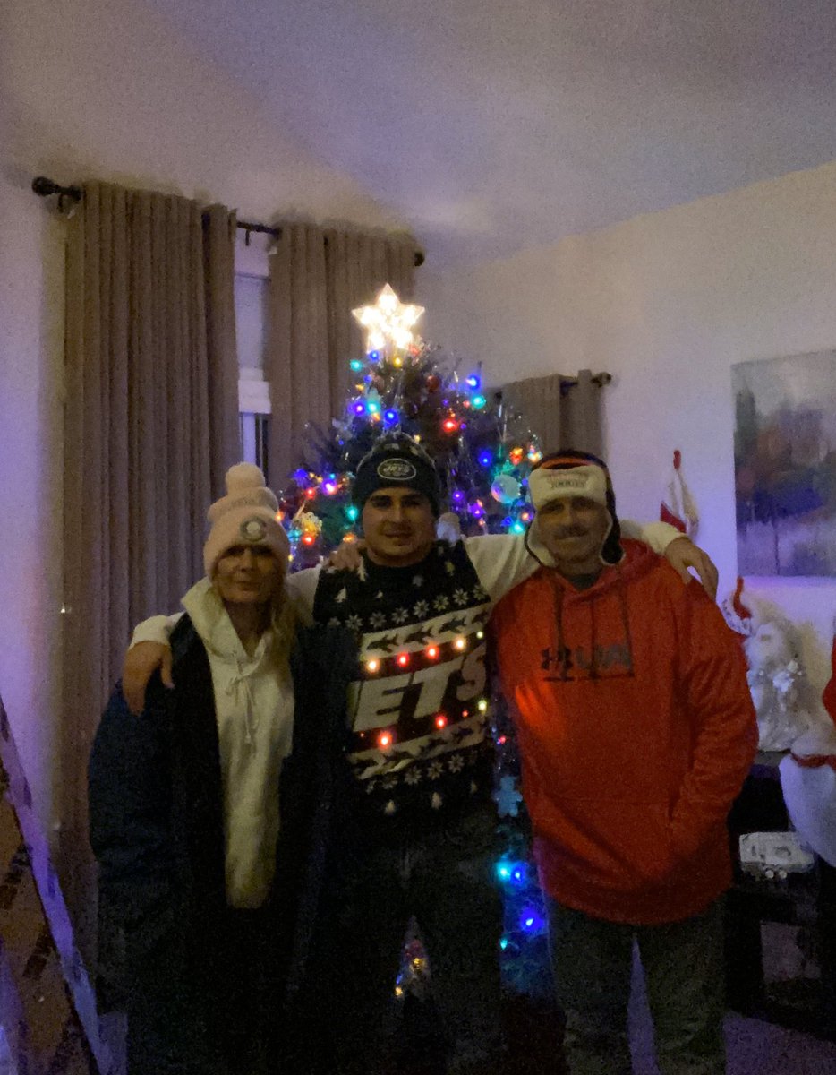 Ingraldi10's tweet photo. Merry Christmas from both of my families to yours! @JimmieFootball #JimmieFootballFamily https://t.co/JRcWmjU4WV