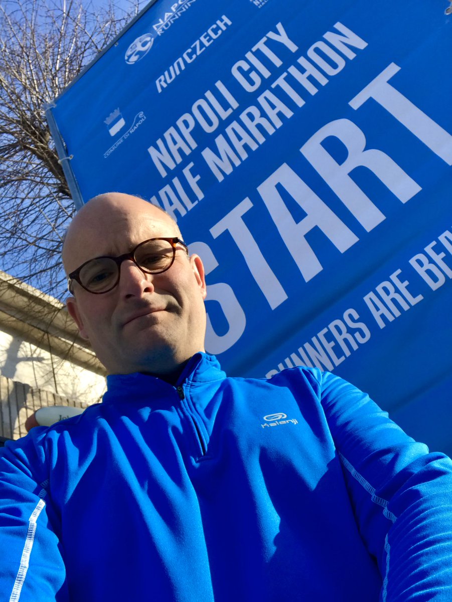 runningblog_de's tweet photo. History 2019 - 6. Napoli City Half Marathon / Bella Napoli zeigt die kalte Schulter im Kampf gegen Eiseskälte und Sturm #running #halbmarathon #laufen #napolihalfmarathon2019 #runningblog #runningblog_de #halfmarathon #länderläufer #instarunners https://t.co/Uiqb3R4oFC