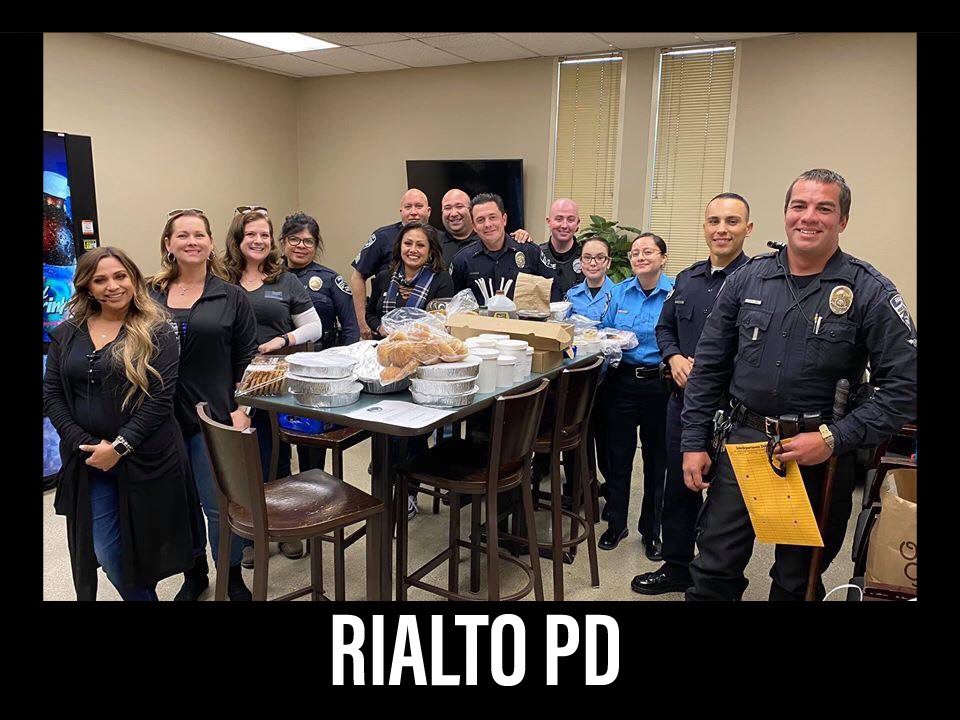 IEBlueBelles's tweet photo. Belle Elves have been busy the past two days delivering meals to law enforcement agencies in Riverside and San Bernardino Counties. We thank you for keeping us safe today and everyday. More pics to come! 🎄🎁 #inlandempirebluebells https://t.co/sO9RbYCdkM