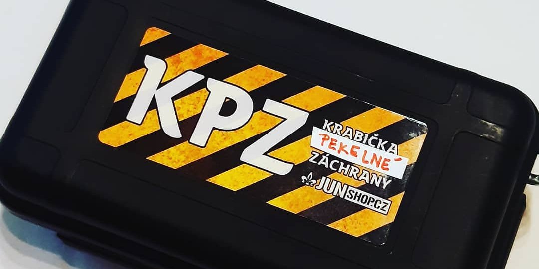 skaut's tweet photo. Krabička pekelné záchrany 😈 teď bude natuty trhák. Skautský obchod https://t.co/VC0bD7gMpQ už ji prý připravuje do prodeje! 😂 #skaut #certibrko https://t.co/6WrhESybGR