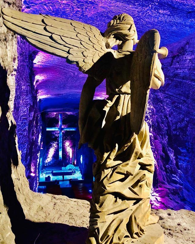 diningdiva's tweet image. On xmas day we drove from Bogota to Zipaquira to visit the famous underground salt cathedral, where a church is carved from salt inside of a cave. Walked the station of the crosses - here is one dramatic one. ift.tt/2PVVa8b