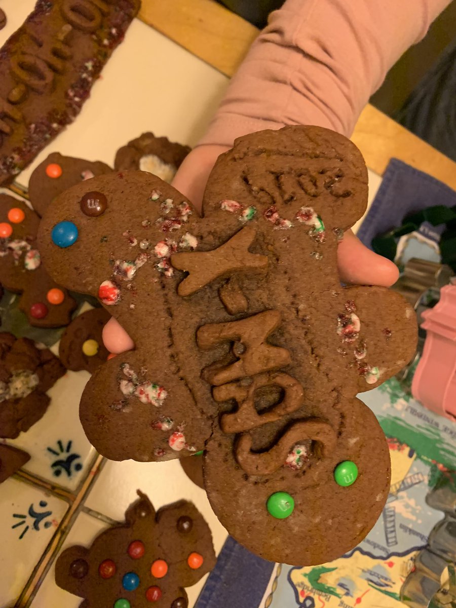 FreemanMei123's tweet photo. Merry Christmas PLN near and far and wherever you are!! Thank you for an amazing 2019!!! ❤️#MerryChristmas2019 #happiness #gratitude #freeman5 #family #WhiteChristmas https://t.co/ULX9cmbShJ