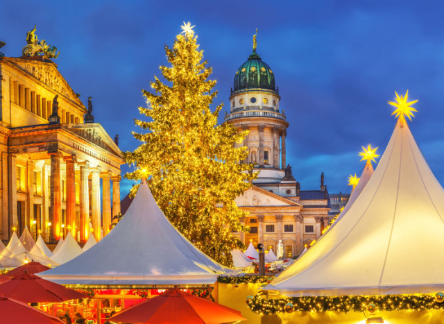 emdecastro's tweet photo. Christmas For Manufacturers https://t.co/CsPD2jYgv2 https://t.co/mXer3193Dc