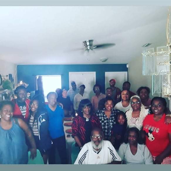 DrKeva's tweet photo. Merry Christmas!! #MitchellFamily #3Generations #Tampa #Cocoa #PanamaCity #AvonPark #Mims #Titusville https://t.co/WrqpIpwWnn