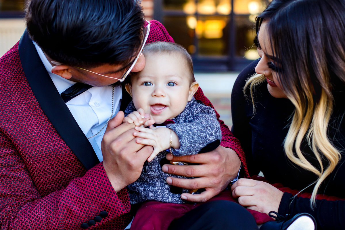 vxoramos20's tweet photo. Merry Christmas from my beautiful family to yours 🥰🎄✨ https://t.co/HlahmtTA4l