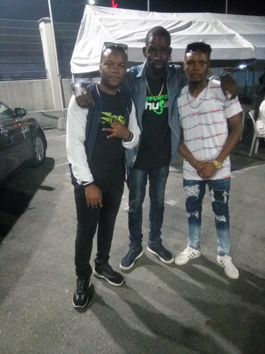 Flowz_aka_imex's tweet photo. had a fun time Linking up with the guys and shutting down the show!!!
PH SHUTDOWN WAS LIT 🔥 🔥 🔥
MERRY CHRISTMAS 🎄 🎄 🎄 Y'ALL
#PhShutDown #STRAIGHTOUTTAPH #MERRYCHRISTMAS https://t.co/wl8YZEIMQd