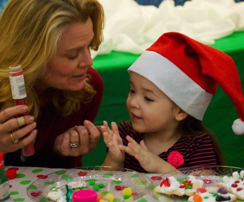 eamf_org's tweet photo. Merry Christmas from all of us at EAMF! We know today can be as enjoyable as it is emotional. From all of us, we really hope today is full of whatever you need it to be! Love, family, friends, a moment alone, or just any other day.
❤️💚
#MerryChrismas #HappyHolidays #siblinglove https://t.co/lHQ9rn4hS4