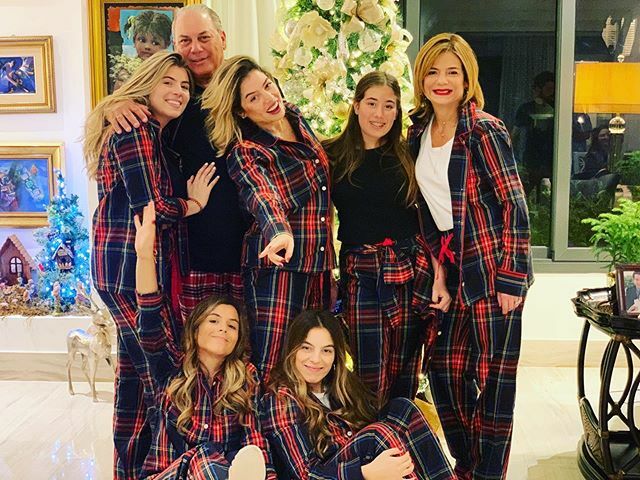 Felices fiestas a todos🎄💕✨😊 #lafamilia #love #holidays ift.tt/2Qj9yq3