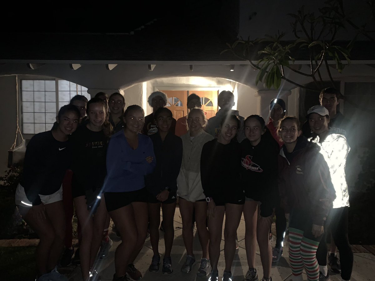 Today we had our annual Christmas run! Merry Christmas from the Simi Valley Cross Country family to yours! 🎁🎈