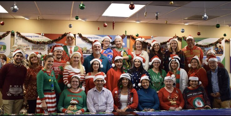 habitatoc's tweet photo. Happy Holidays from the Habitat family! Thank you to everyone for helping us make dreams come true. Because of you, three families get to spend the holidays in their new homes this year. 🎄 🎁 ⛄️ 

#holidayseason #seasonofgiving #makingdreamscometrue #happyholidays https://t.co/i7T620pLrO