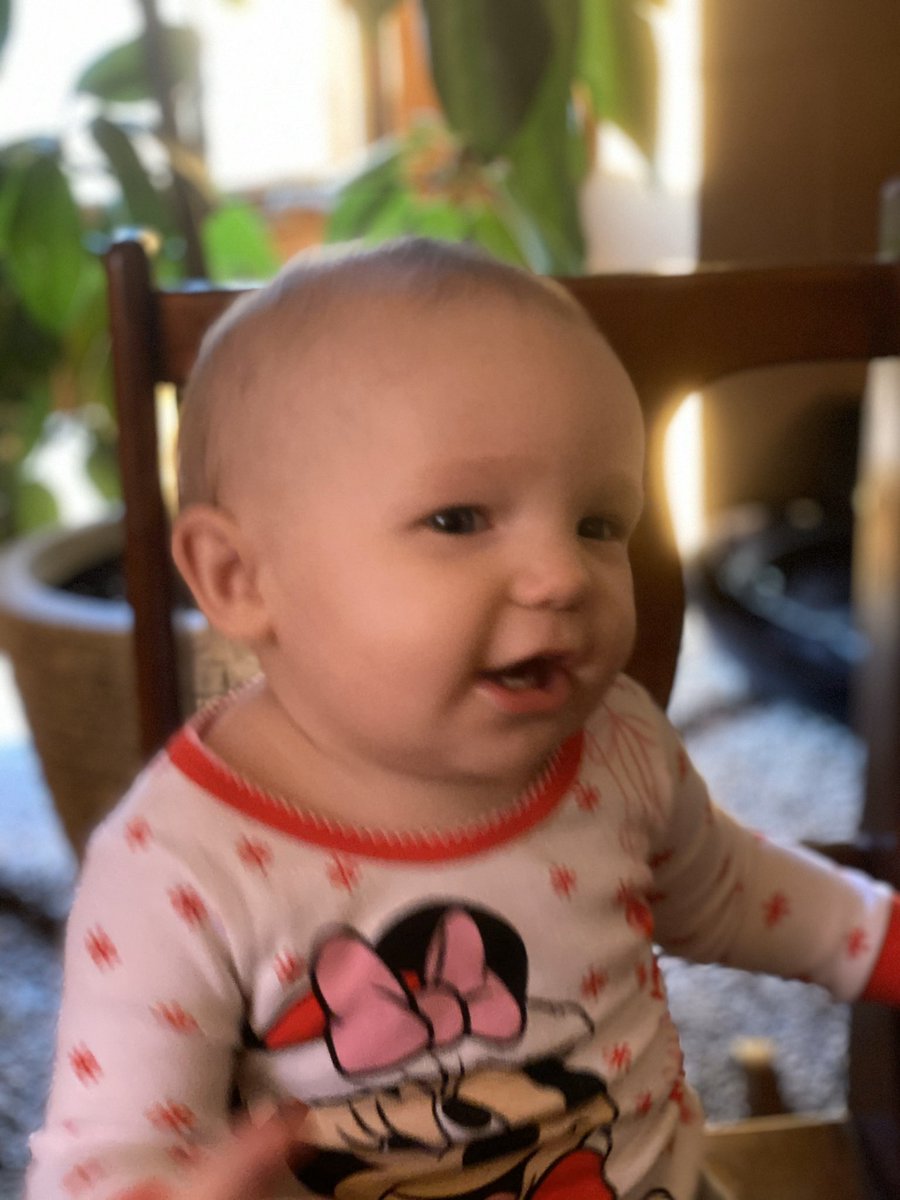 JeschkeC09's tweet photo. Rylee had a wonderful first Christmas and we had a wonderful time watching her! Merry Christmas!@CoachJeschke https://t.co/Lvi4xpKiIT