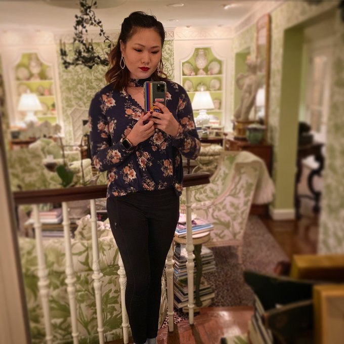 Happy holidays, y&rsquo;all. https://t.co/7jVJHCFdfI