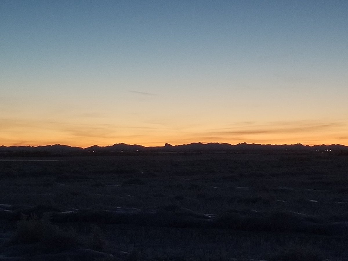 stipacomata's tweet photo. Christmas Sunset...Merry Christmas & Happy 2020! #MerryChristmas2019 #happynewyear2020 #AlbertaSunset https://t.co/eUX65NEQzh