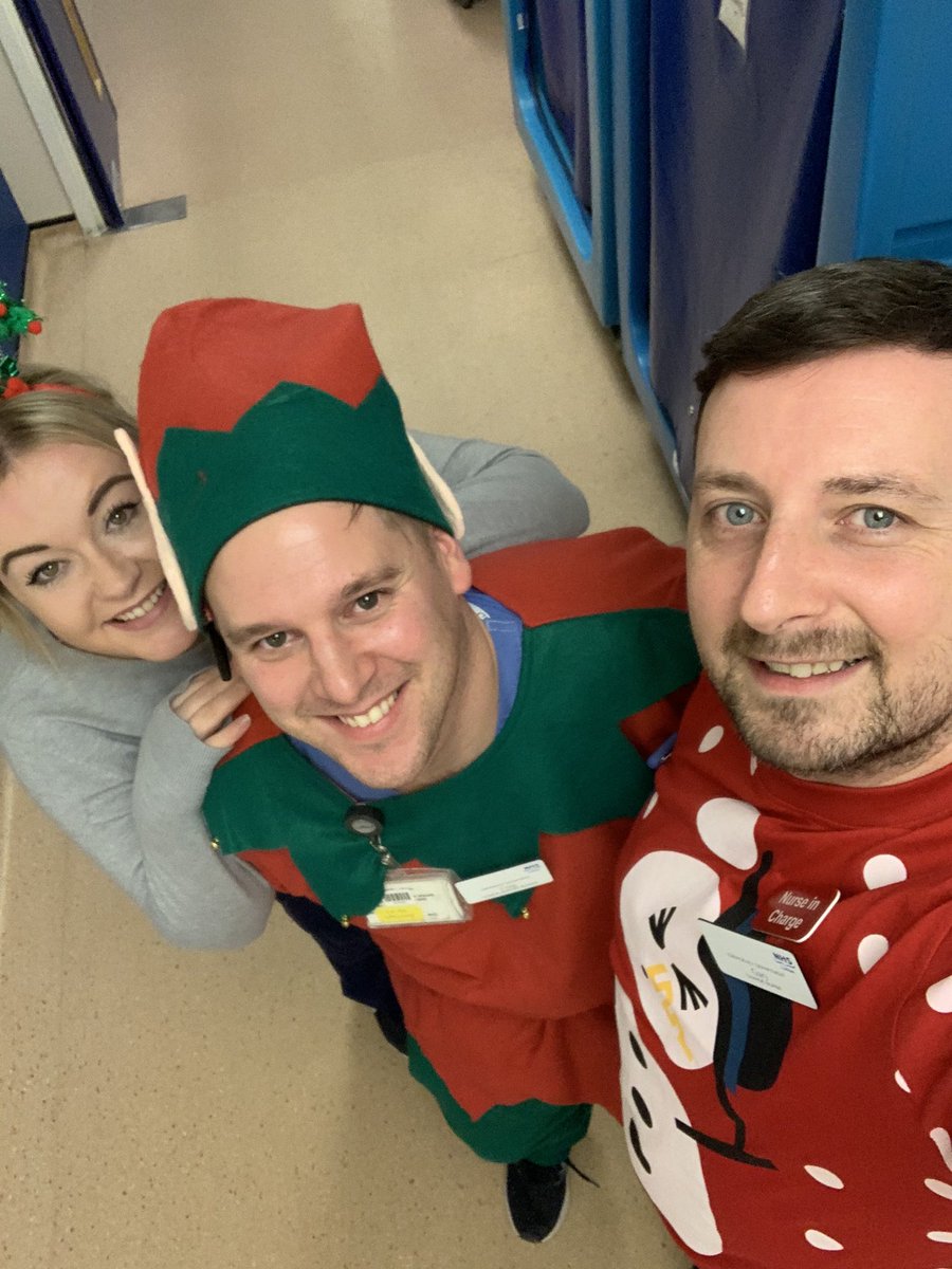 Continuing the Xmas fun selfies! <a href="/EdinburghEM/">Edinburgh EM</a> <a href="/NHS_Lothian/">NHS Lothian</a>