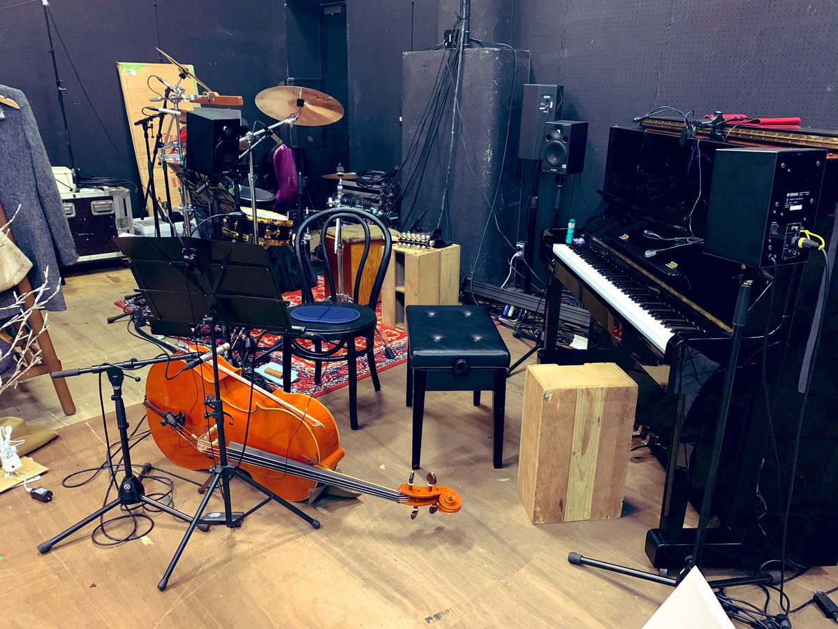CivilChristmas's tweet photo. 音楽劇『A CIVIL WAR CHRISTMAS』
バンドメンバーをご紹介します。

Pf 小澤時史
Vc 石貝梨華
Perc 杉原正太

の三人編成でお届けしています🎄♪ https://t.co/Dg9CygLaSA