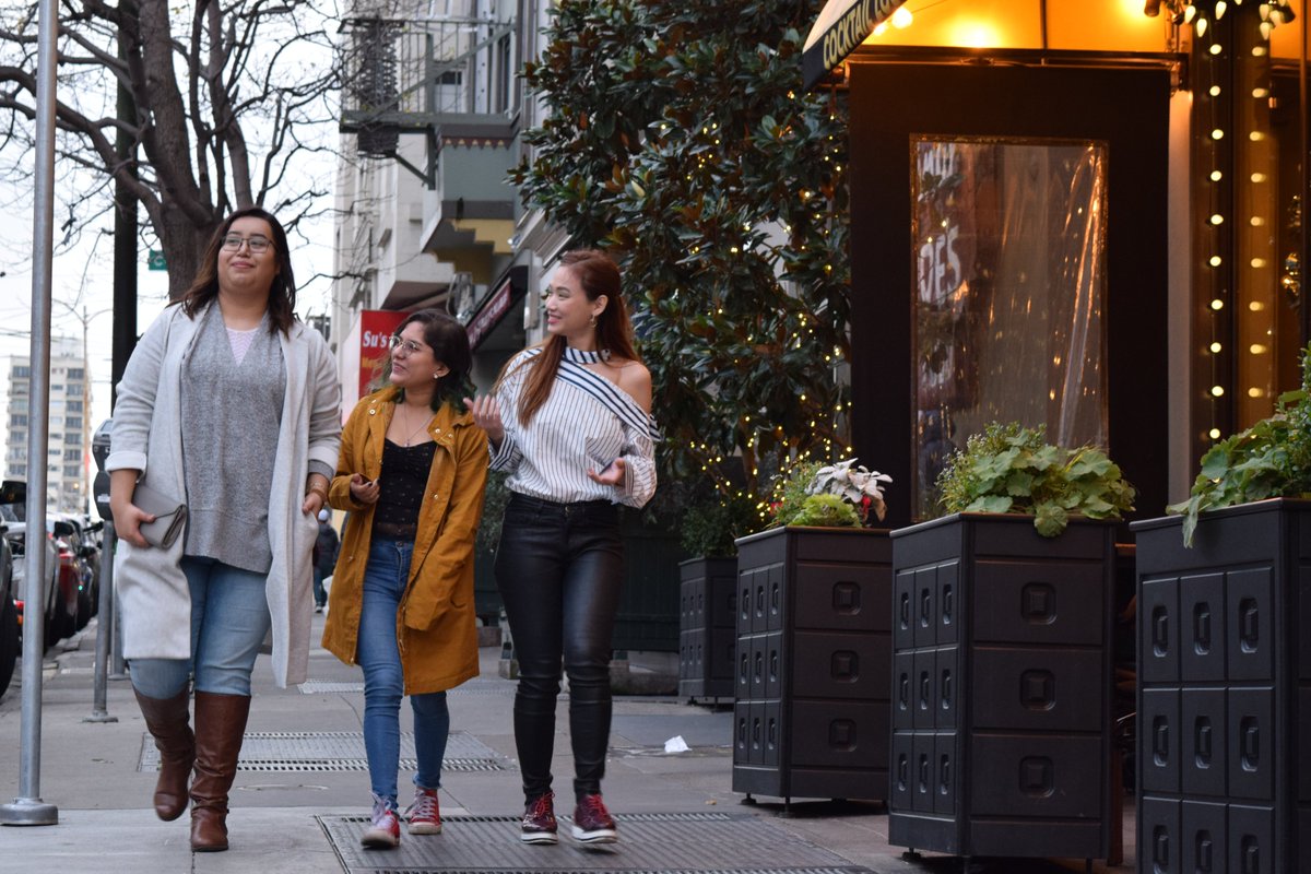 BlueUps's tweet photo. Merry Christmas Everybody, I just published: https://t.co/AXL3vsmOUt
#blogger #photography #beingextra #streetphotography #outside42 #SanFrancisco #chinatown #downtownsf #chinatownsf #twitter https://t.co/geWrrQCUKb
