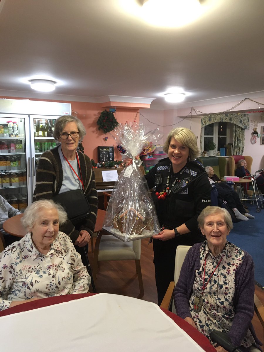 Flick2709's tweet photo. Gingerbread house made by me delivered to the old folks home Christmas Day evening 😊 https://t.co/UWLJ9flrHD