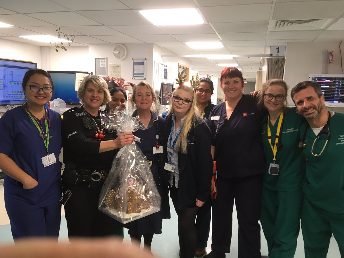 Flick2709's tweet photo. The other one delivered to the hard working staff at A &amp; E which was packed with patients! https://t.co/c2xJzqlD7M