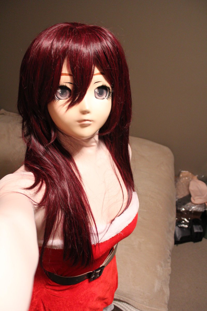 Merry Christmas! I didn't have any new pictures taken cause I'm lazy and had no location pretty enough for pictures. So here's one from 2017! See you next year. 😉