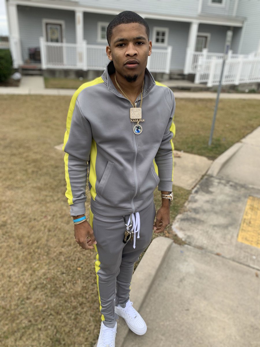 a1nigga3's tweet photo. Merry Christmas 🎄🎁 💯 https://t.co/DoSpjajeMK