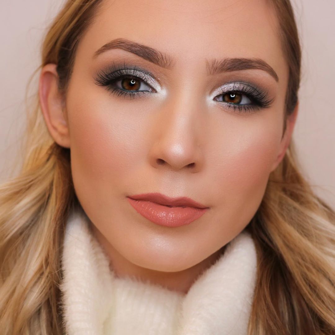 preendotme's tweet photo. Loving this holiday party look by Briana ft COL-LAB, a revolutionary makeup line with cutting edge textures and finishes offering professional color artistry! β¨π»
π· brianadeschainemakeup created this post as part of the #PreenMeVIP program in collaboration with COL-LAB #ad https://t.co/ChKcfaLEqX