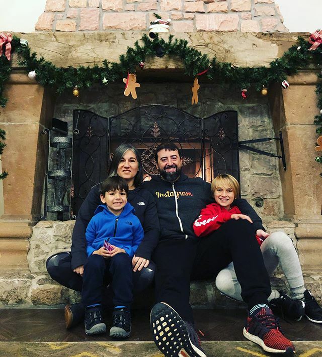 cmaltagliatti's tweet photo. Feliz navidad y gran 2020!! #onTheRoute https://t.co/k6RniipPSt https://t.co/DRqE5lV4X9