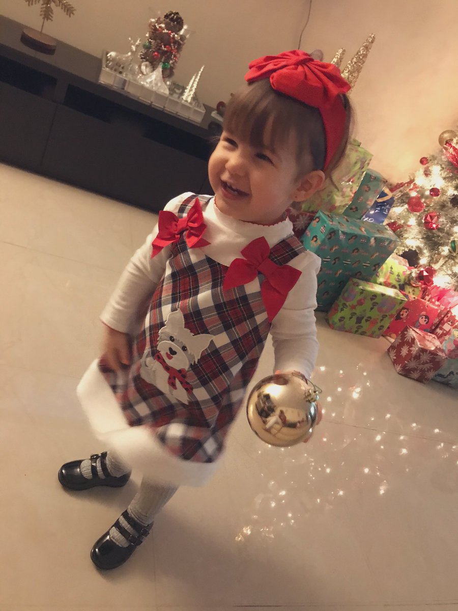 geemari3x's tweet photo. Trying to convince me to let her get the Christmas ornaments... πππ€·πΌββοΈ #SheDidGood #CrazyOverYou #AngeliqueJezebel #Christmas2019 https://t.co/etwZrBJVNb