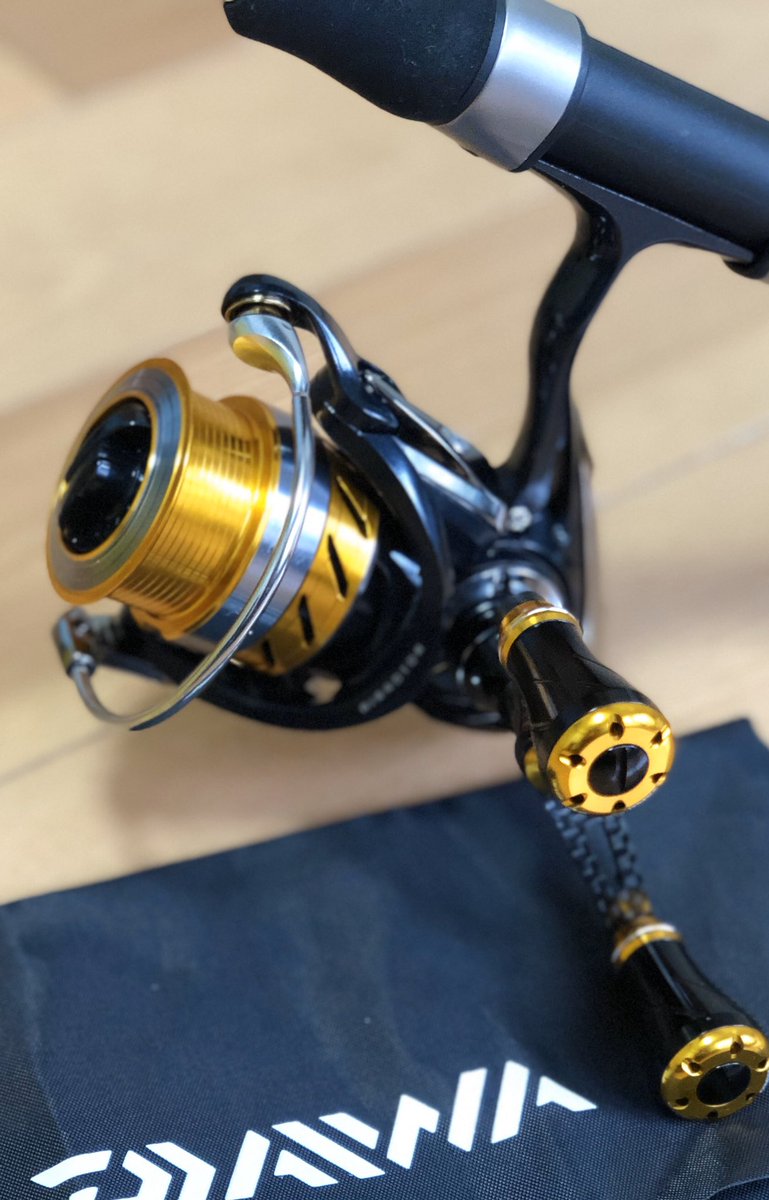 下町のけん בטוויטר 愛用のダイワレブロス04hに ゴメクサスのダブルハンドル装着 かっけ レブロス Revros Gomexus