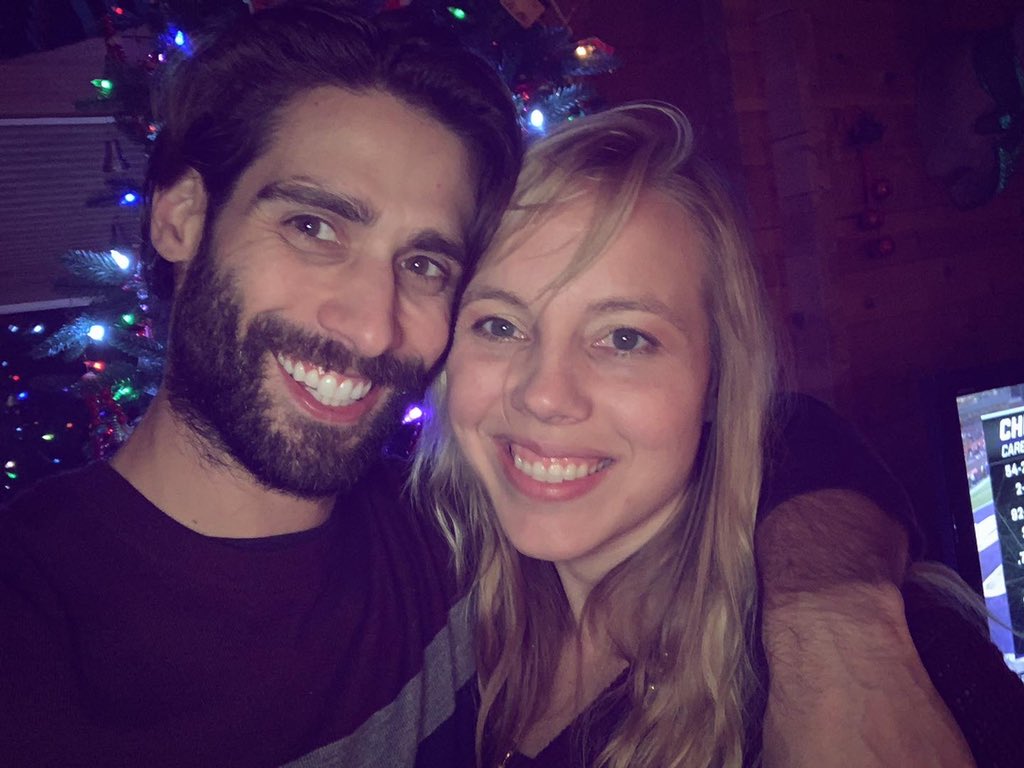 __kel_bel__'s tweet photo. Merry Christmas and Happy holidays from us to you!! 🎄🎁♥️❄️
#MerryChrismas #HappyHolidays #christmas2019 #love #allsmiles #ChristmasTree #christmas #happy https://t.co/G9Z4hRqOyK