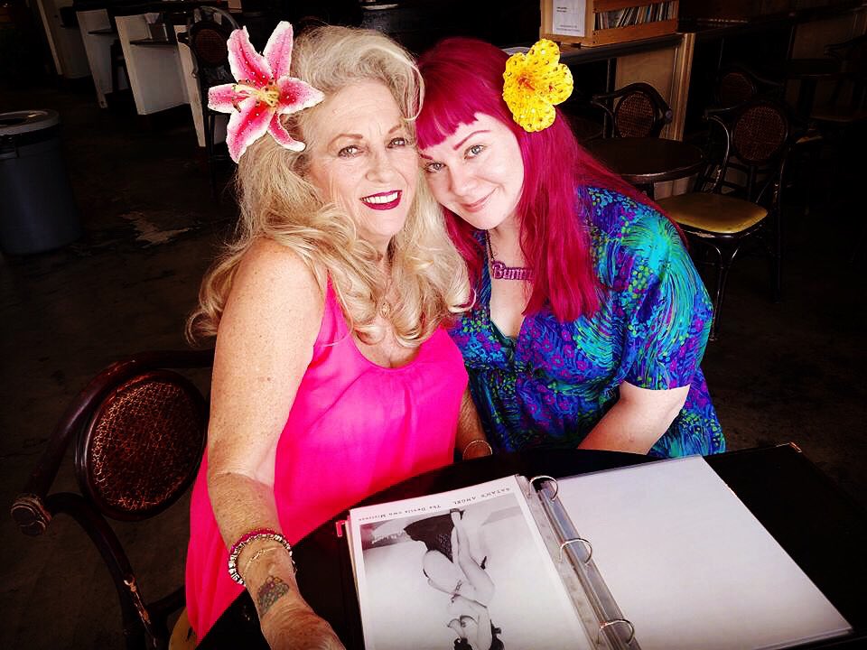 MsBunnyWiggles's tweet photo. We lost too many legends of burlesque in 2019. I am especially saddened by the loss of @mzsatansangel 💖 #satansangel #burlesquelegend #restinpower https://t.co/mLa81iJsB9