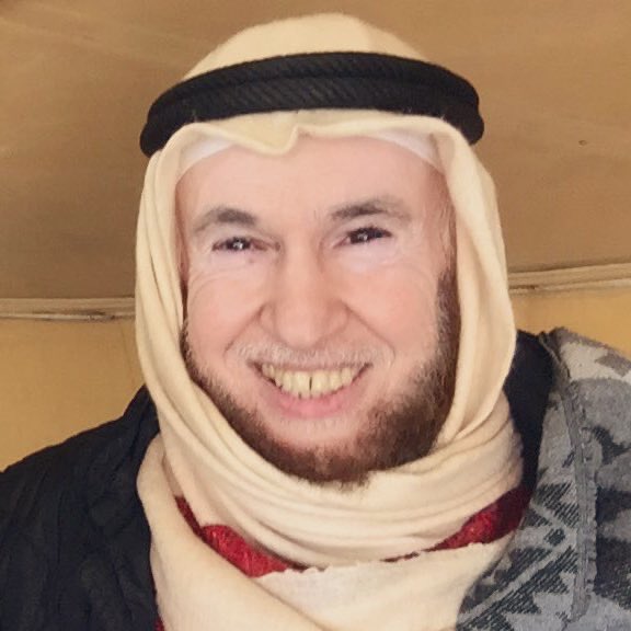 دعواتكم بالشفاء لهذا الرجل الكريم أحد أعمدة العمل الخيري في الكويت الشيخ فهاد العريمان اللهم اشفه شفاءً عاجلاً وألبسه لباس الصحة والعافية🤲