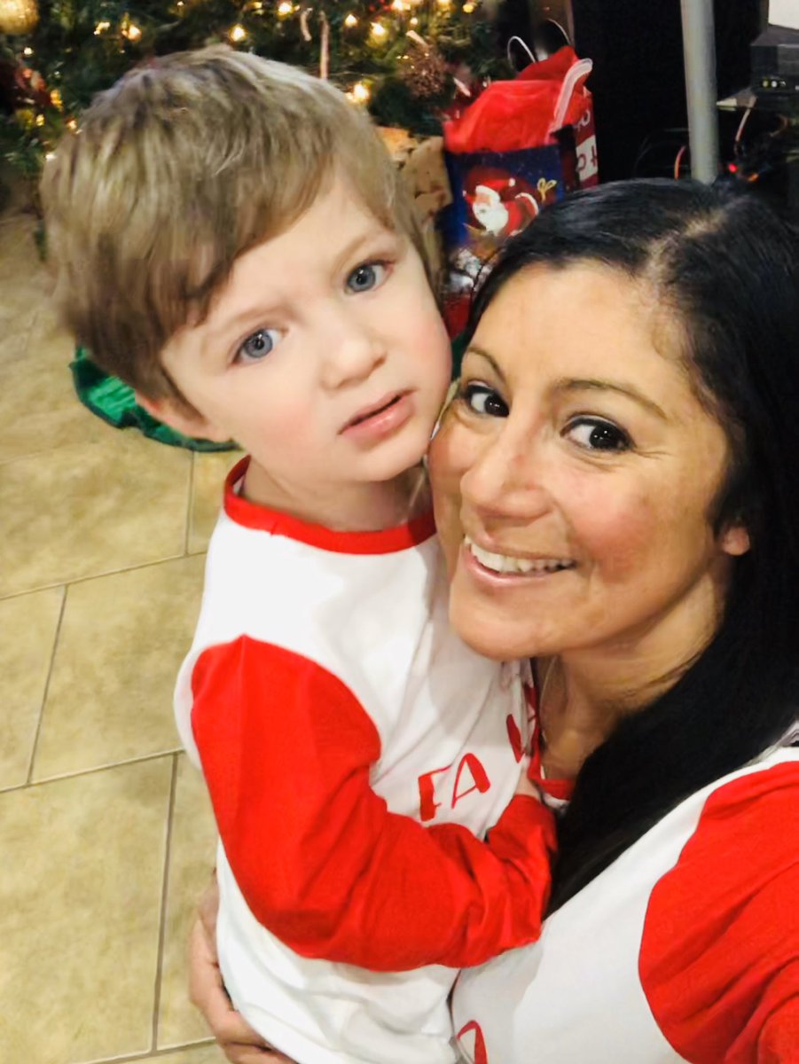 bea_pedraza's tweet photo. Merry Christmas to all and to all a goodnight! 🎄 ❤️ 🎄 ❤️ 🎄 

#FamilyChristmas #FamilyTime #Blessed #MerryChristmas #ILightUpMyDaddysWorld https://t.co/WlMpffrAqn