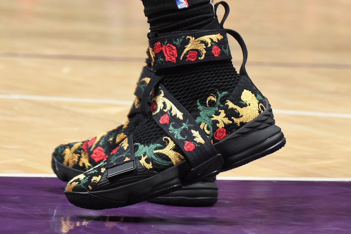 lebron 15 kith kings crown