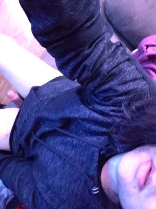 I got a hoodie for Christmas
#femboyslut #slut #slutboy #femboy #sissy #crossdresser #gayboy https://t