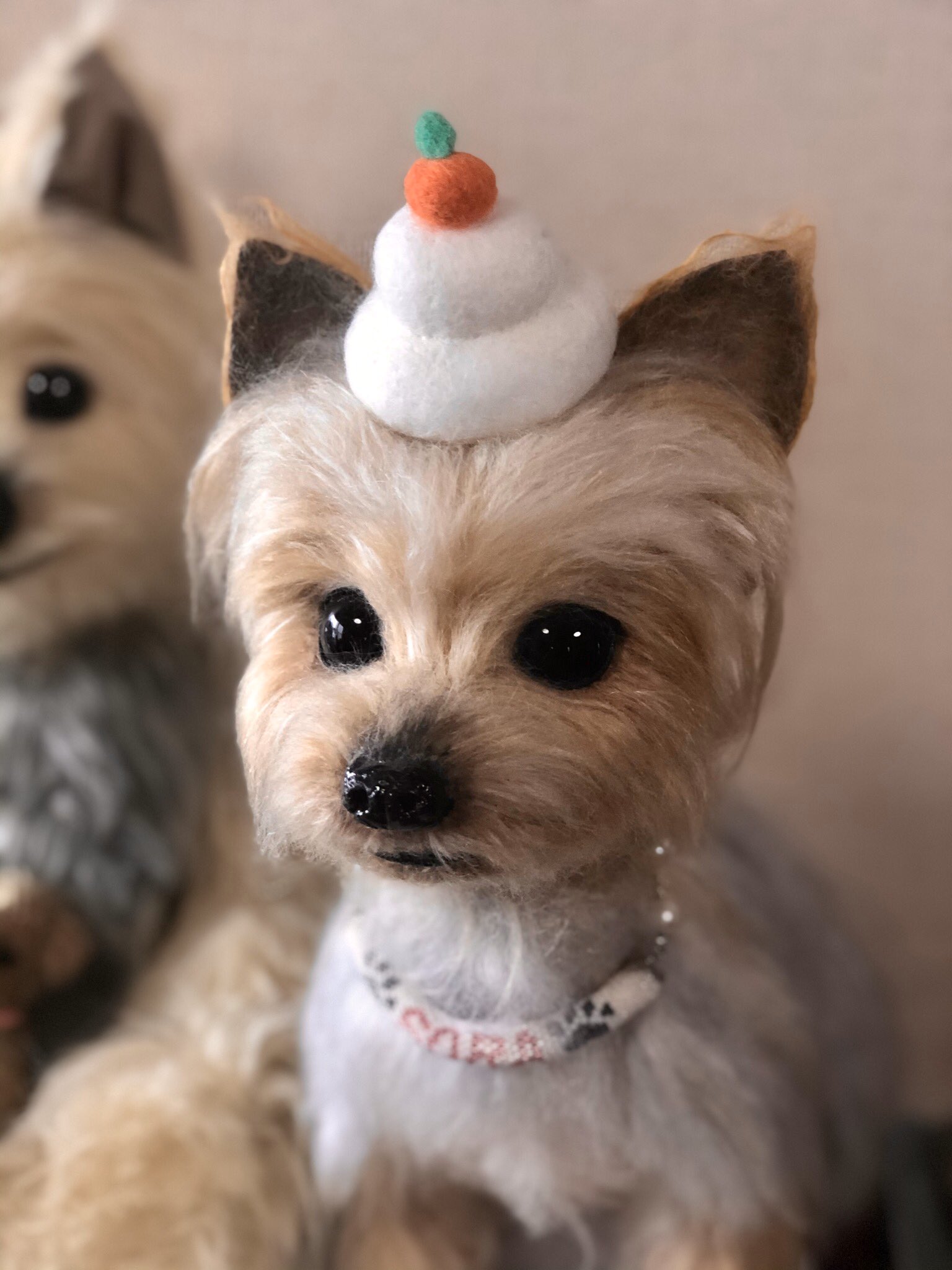 Twitter 上的 Norino 羊毛フェルト 午前中にクリスマスの飾りを片付けてお正月の飾りに 羊毛フェルトソラも鏡餅帽子に こうしていてもまだあと少しで新年という実感が湧いてこない お正月の飾り 羊毛フェルト 羊毛フェルト犬 ヨーキー T Co