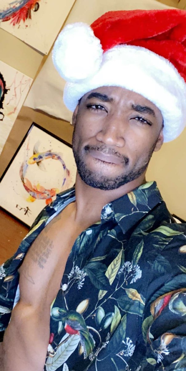 Errol1k95's tweet photo. Merry Christmas 🎁❤️ https://t.co/VKr3c7bqCM