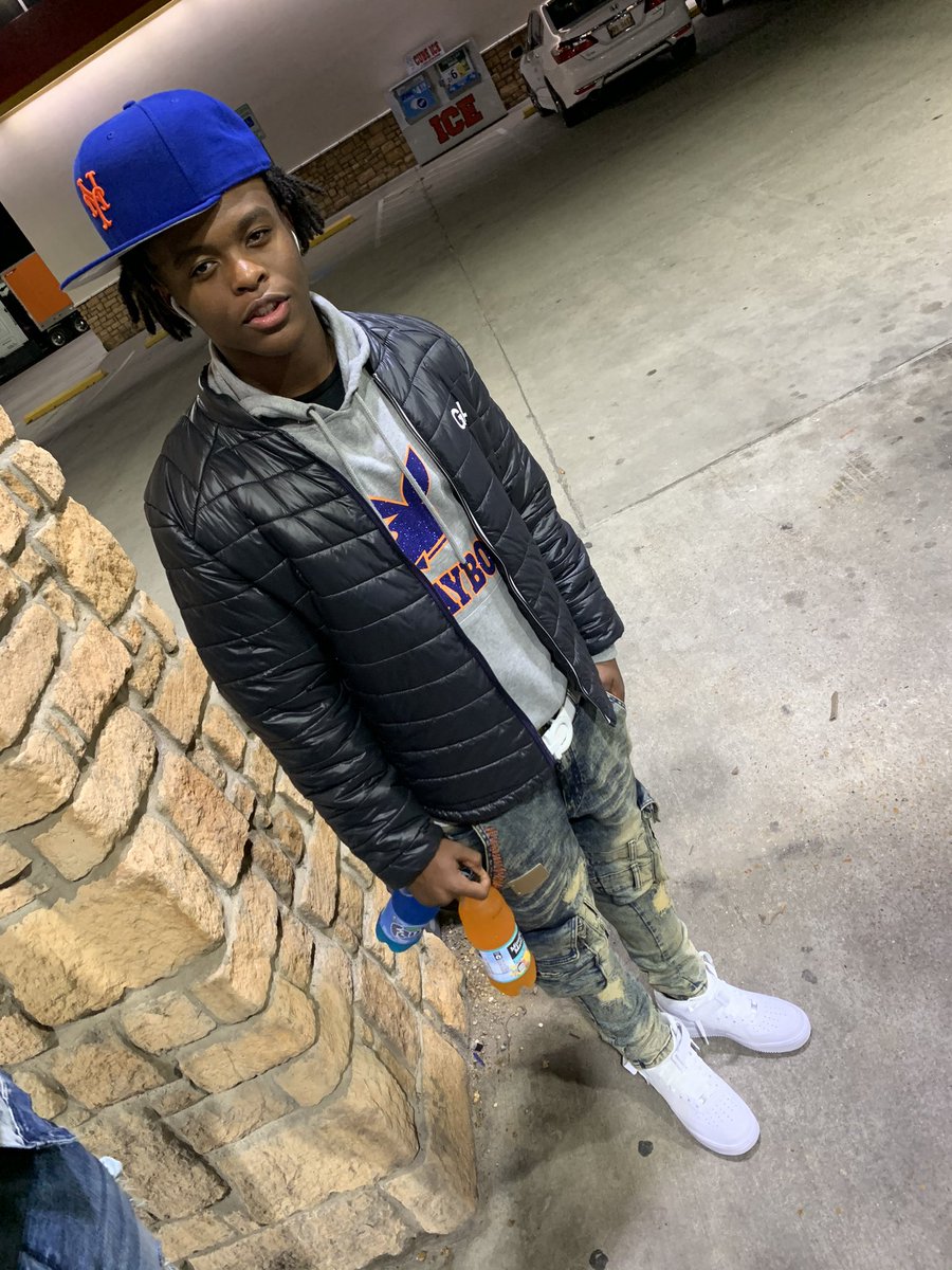 IsaiahB03's tweet photo. ill take life over MUNEY any day but I’m both so that’s even better 😅
#PLAY+🐇 #LLJEREMIAH💙💙 https://t.co/tm8OHQXxZQ