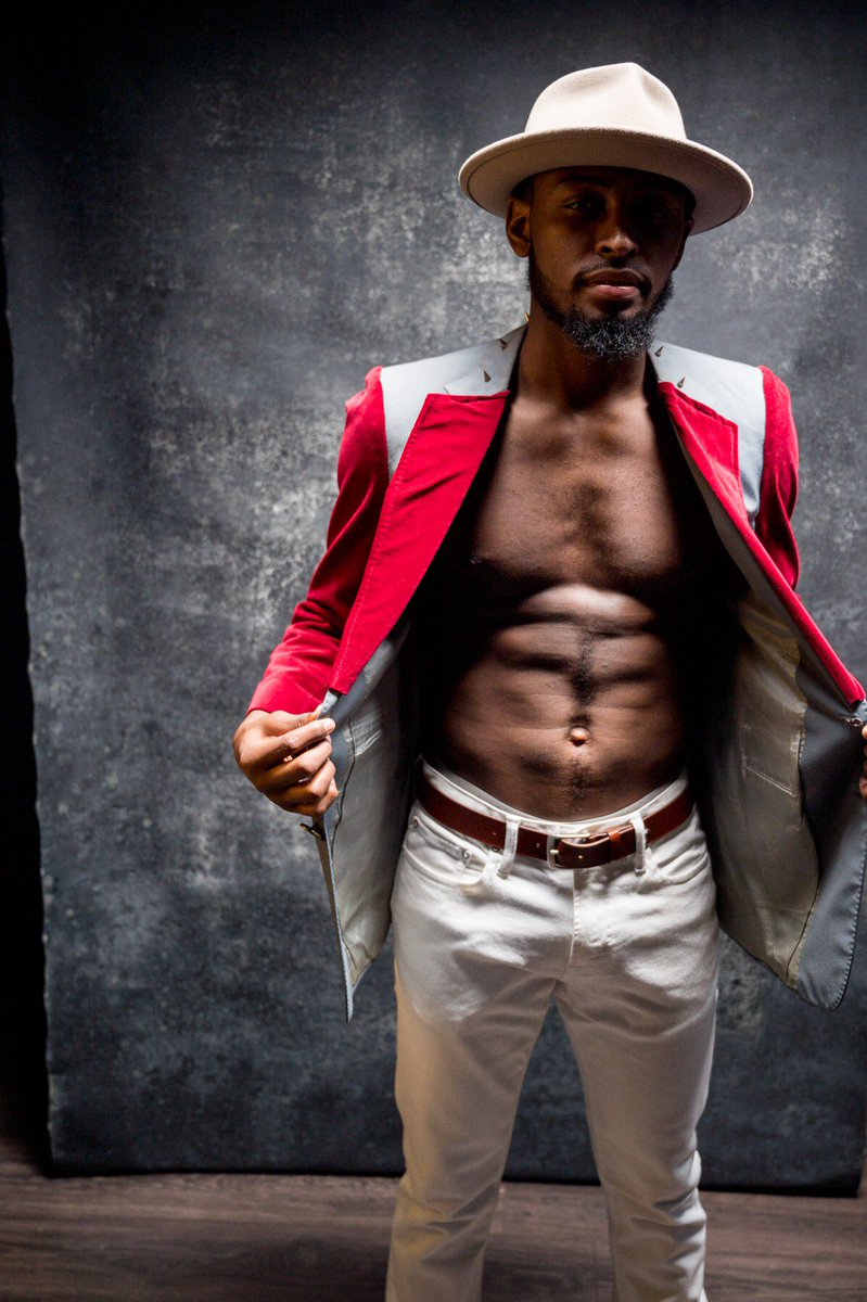 IamSaveyon's tweet photo. Happy Holidays
@elvamaeboutique Is 🔥🔥🔥 Stylist (Men/Women)
—————————————————
•Stylist: @elvamaeboutique
•📸: @madeyoulookatl
#teamsaveyon #dreambeyond #skinlessseduction #fitness #summerbody #athletemodel #model #atlantafitness #health #herbalife #bodygoals #fitlifestyle https://t.co/qmmNtwFO0l