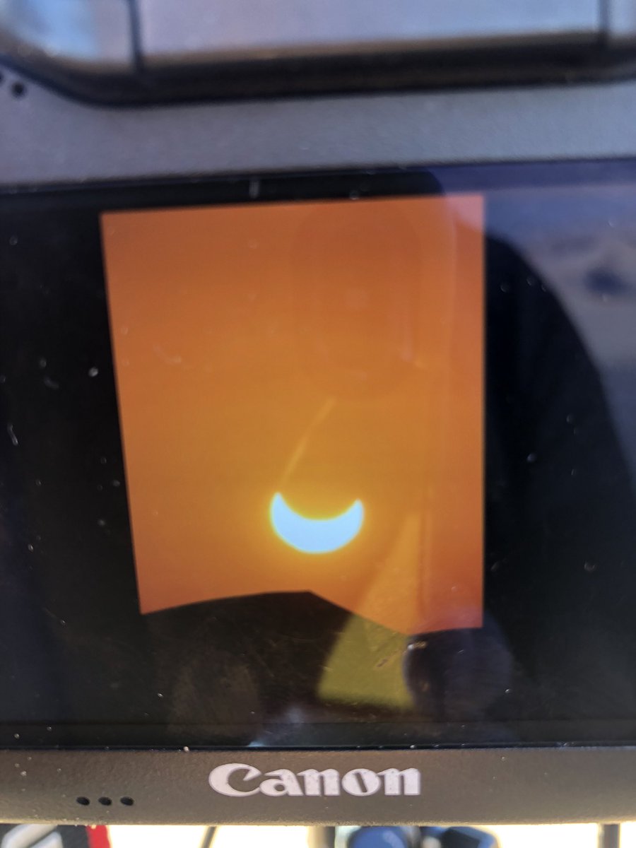 esentunar's tweet photo. Sun hasn’t rendered properly this morning. #solareclipse2019 #AnnularSolarEclipse https://t.co/hjkbySRjdf